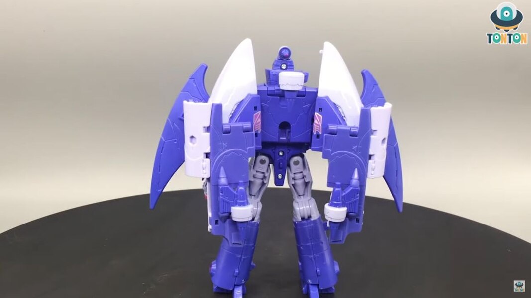 Transformer Studio Series 1986 Voyager Class Scourge  (15 of 25)